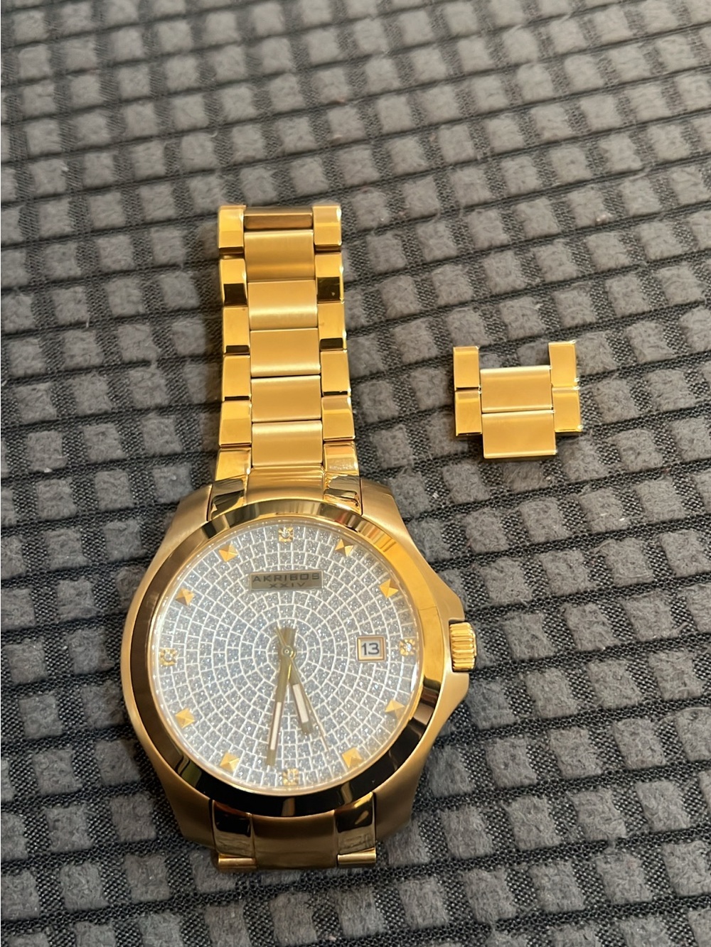 AKRIBOS XXIV Gold Tone Men's Bracelet Watch with Crystal Dial